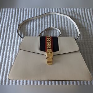 Gucci Maxi Sized Sylvie Handbag